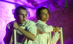 "Kako sam ubila svoju majku", diplomska predstava, u izvedbi Lovorke Trdin i Marijina Kuzmičića "Kako sam ubila svoju majku", diplomska predstava, u izvedbi Lovorke Trdin i Marijina Kuzmičića