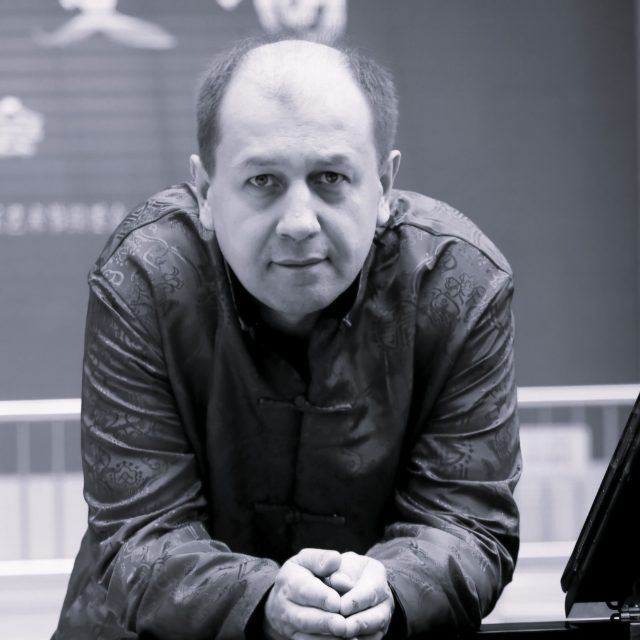 prof. art. Konstantin Krasnitski