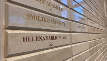 Svečano obilježena ugradnja memorijalne pločice u Spomen-ploču članovima Hrvatske akademije znanosti i umjetnosti u atriju zgrade III. gimnazije u Osijeku