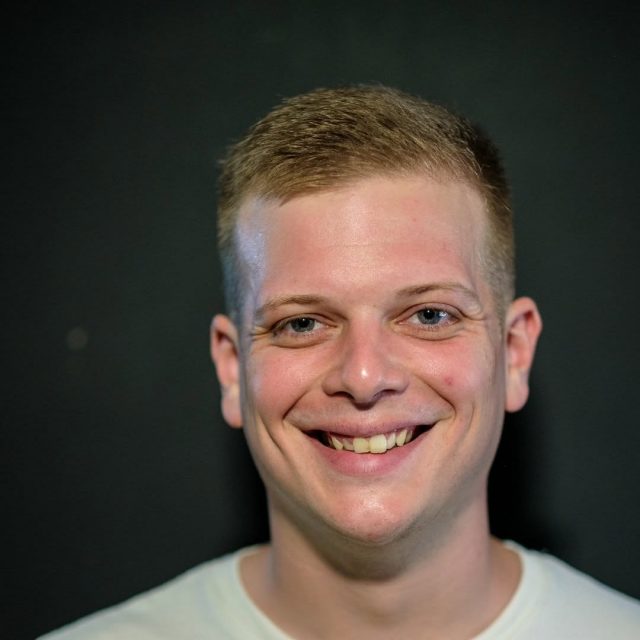 Dominik Karaula, asistent